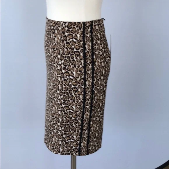 NWT WHBM Leopard Stretch Pencil Skirt Size 2P - Picture 9 of 11